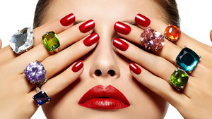 Маникюр педикюр на Таирова в Одессе | Клуб загара "Пляж"